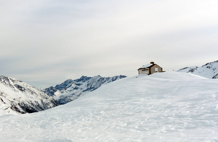 Cappella presso il Lago Serru
