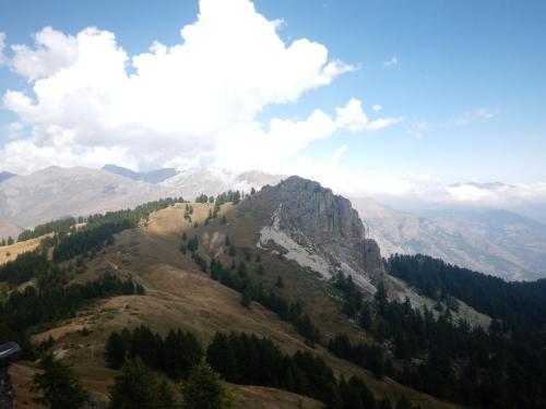 Vista sul Monte Midia dal Monte Estelletta