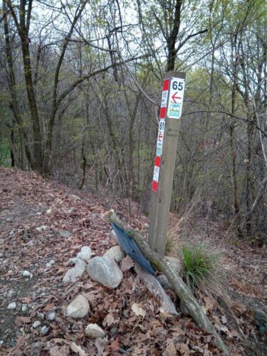 Indicazioni sentiero 65 per Superga