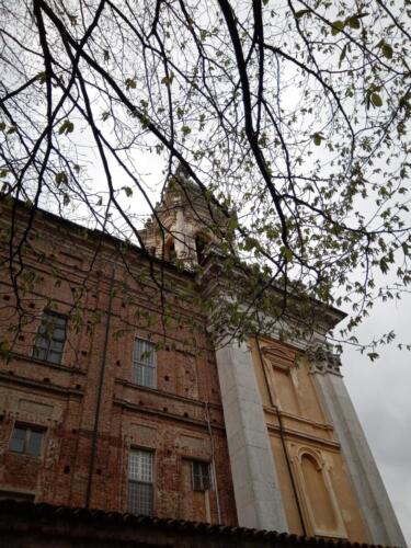 La Basilica di Superga dal lato